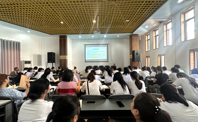 邻水县医校联手为幼健康培训，晨检机器人为每日晨检赋能