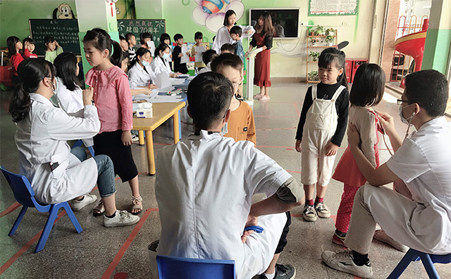 中山街道卫生服务为幼儿园体检，筛查疑似病症，可以这样做