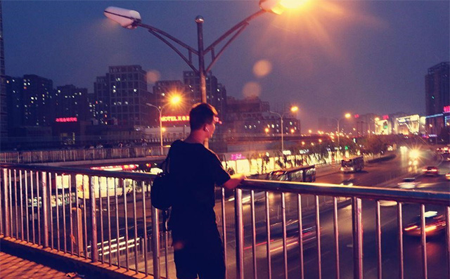 独在异乡为异客，每逢佳节备思亲