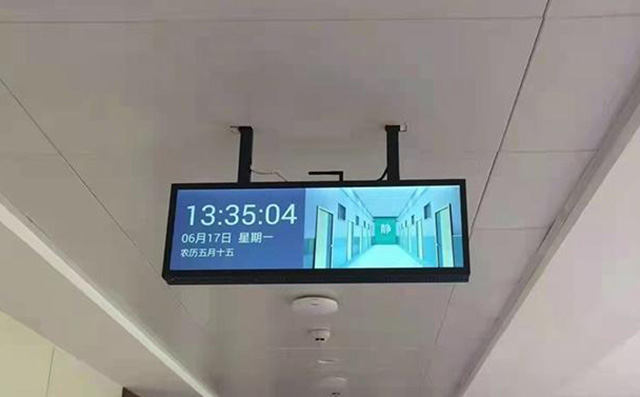 条形屏液晶广告机可以展示图文并茂的信息