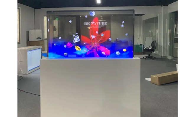 透明广告机有何特点？它可以互动和远程控制吗？